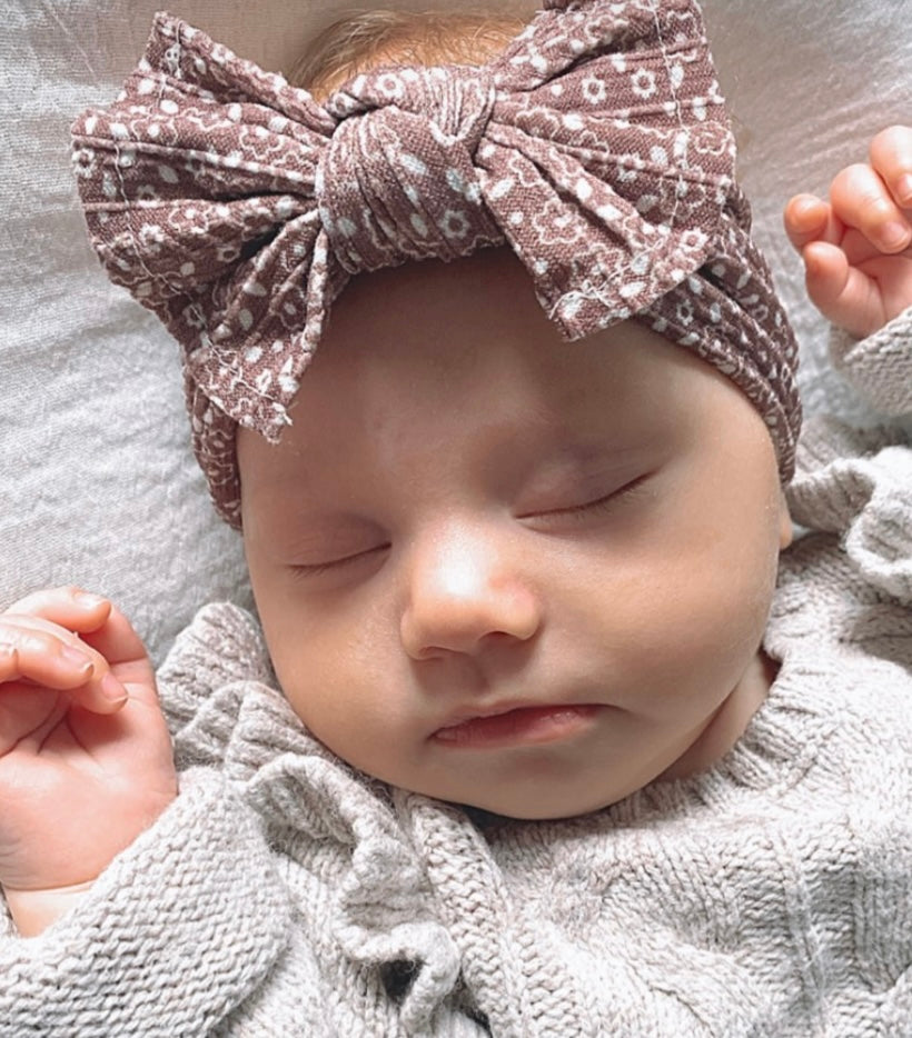 Cable knit bow headband - Chocolate floral