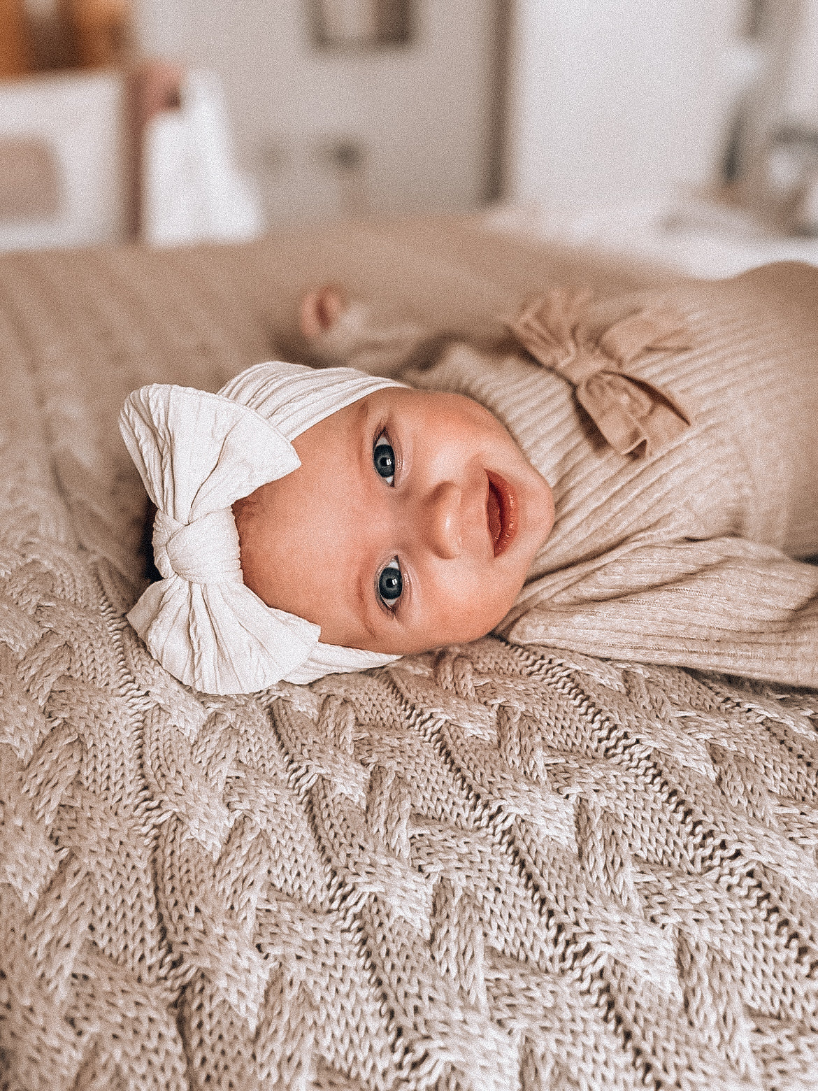 Cable knit bow headband- Cream